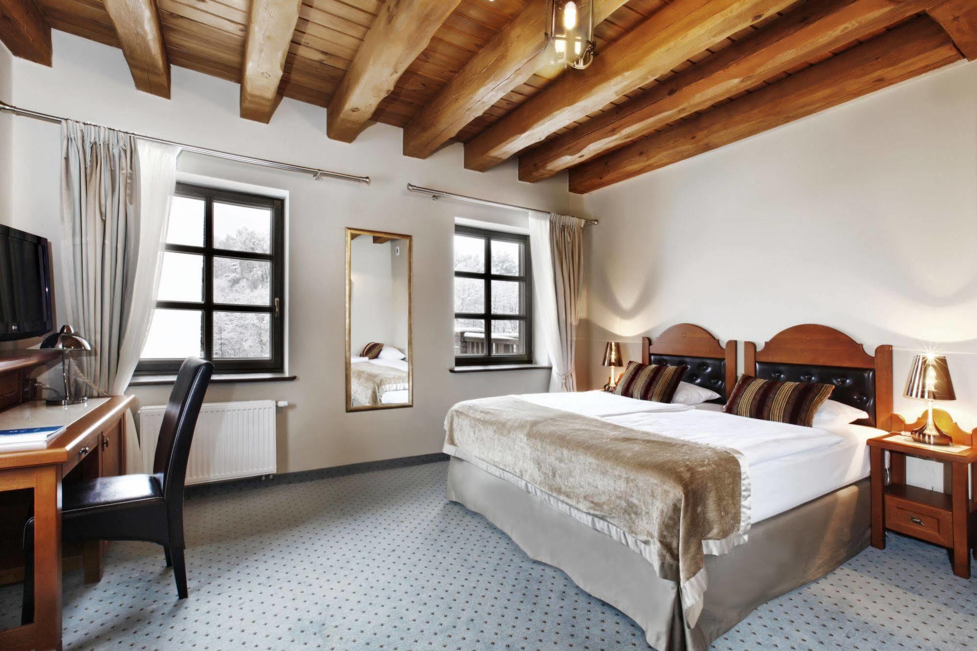 Hotel Aubrecht Country Spa Resort Przechlewo Exterior foto