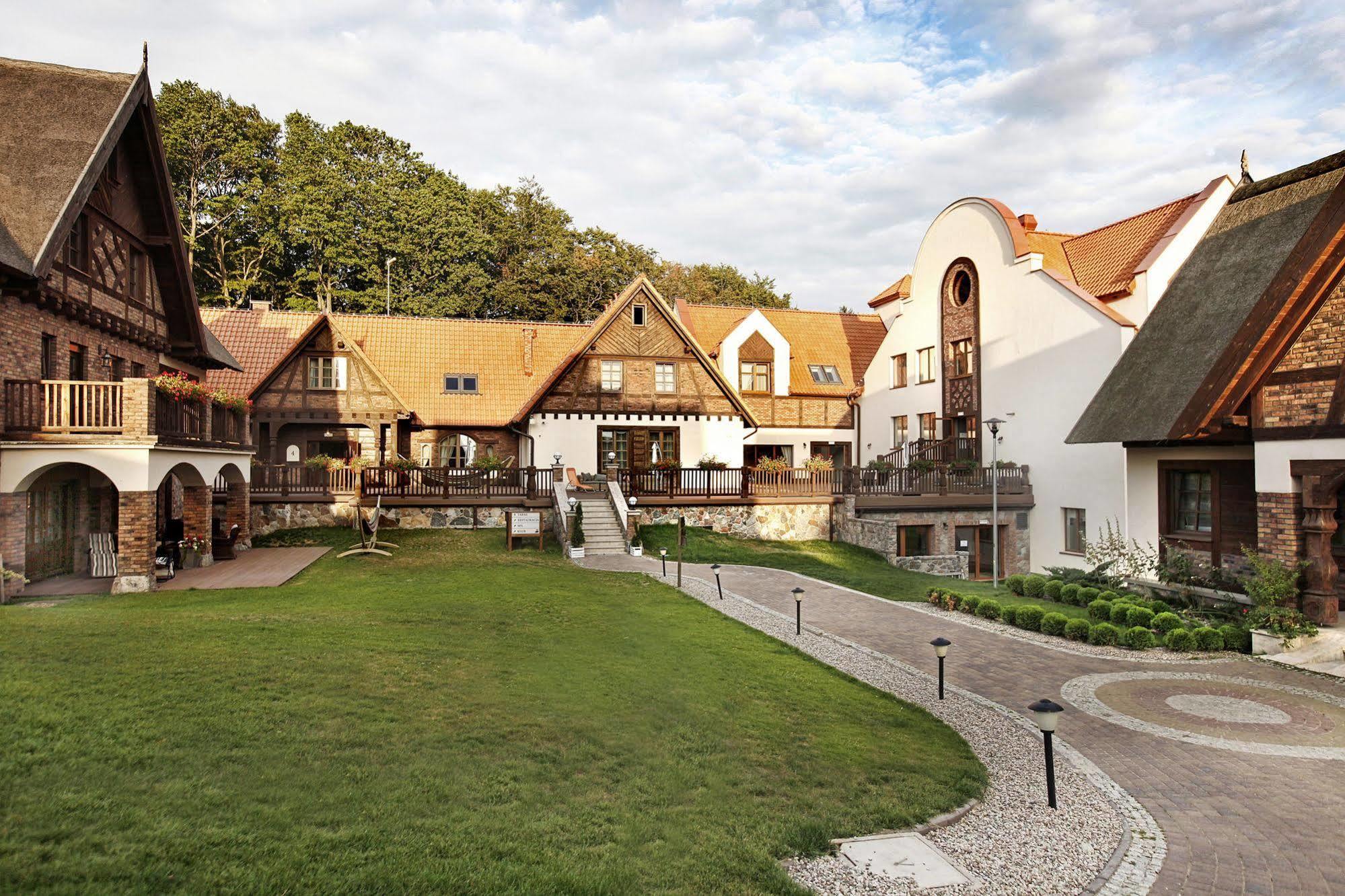 Hotel Aubrecht Country Spa Resort Przechlewo Exterior foto